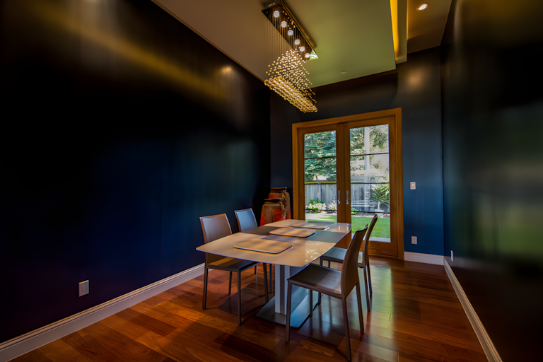 Spacious dining room with contemporary furnishings